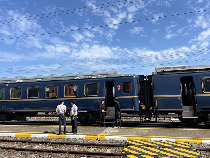 Viagem com o Comboio The Blue Jasmine - Tailândia © Viaje Comigo