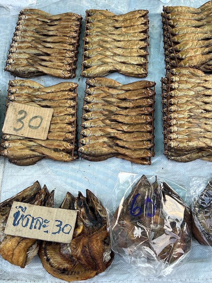 Mercado de Uthai Thani - Tailandia © Viaje Comigo